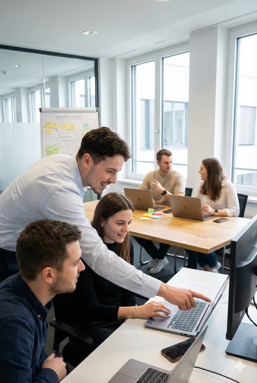 Nick helpt een deelnemer een werkende AI-tool te bouwen